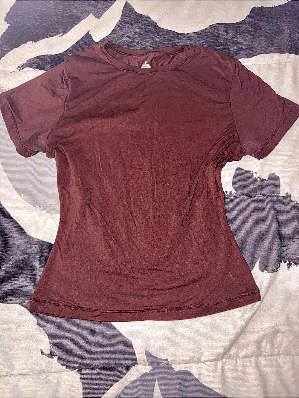 Short Sleeve Top in Burgundy Size Small